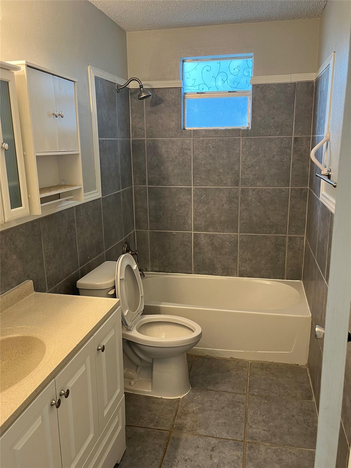 4 Hollywood Dr, Lampasas, TX 76550