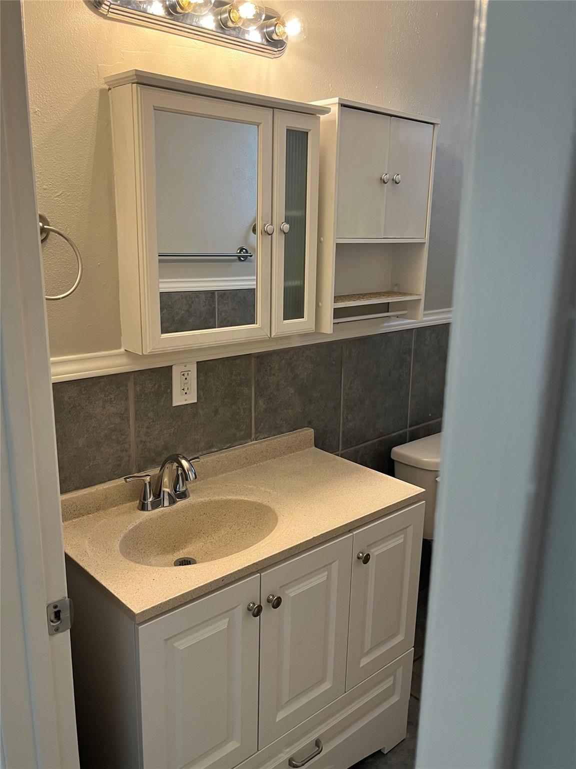 4 Hollywood Dr, Lampasas, TX 76550