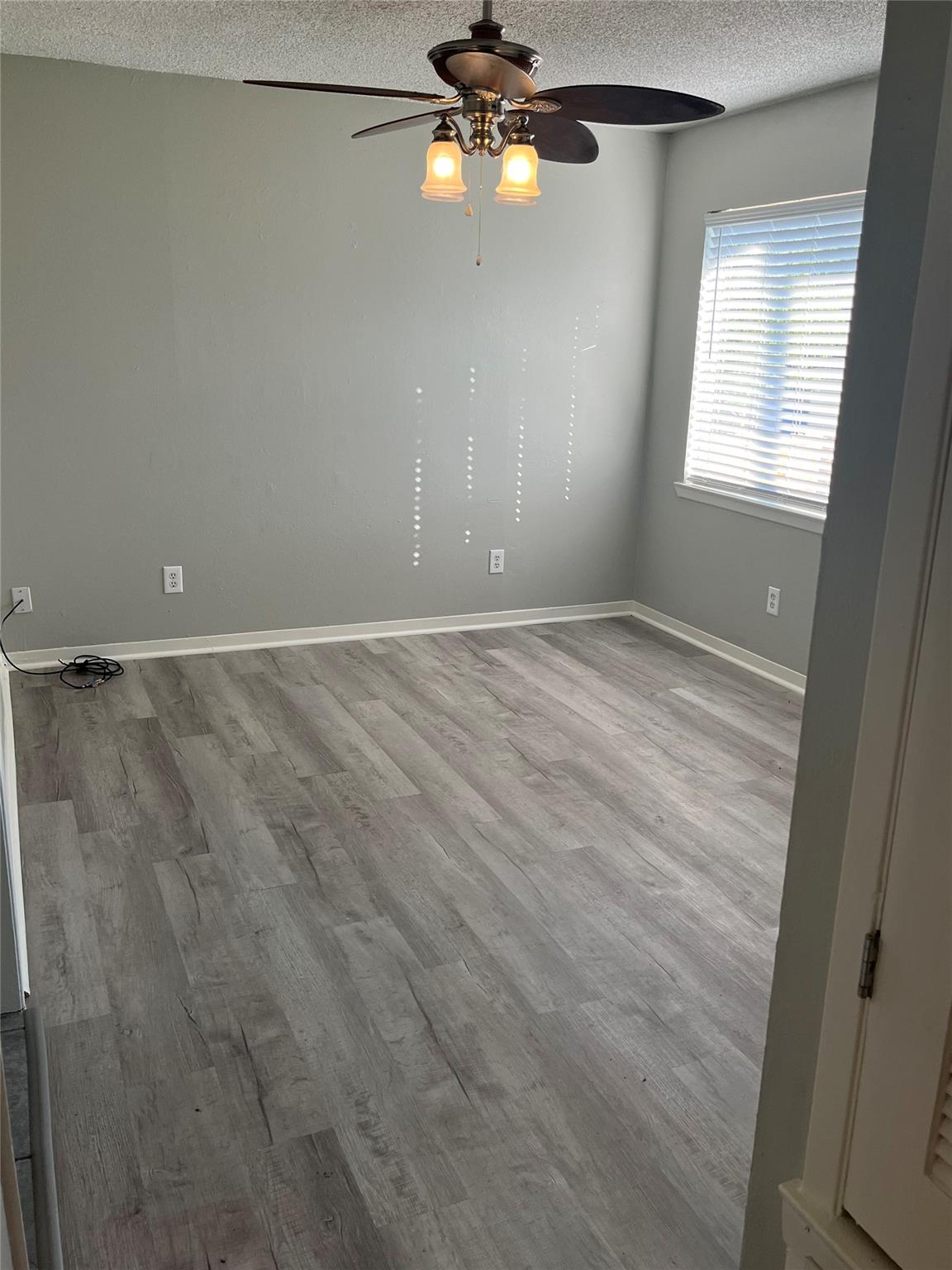 4 Hollywood Dr, Lampasas, TX 76550