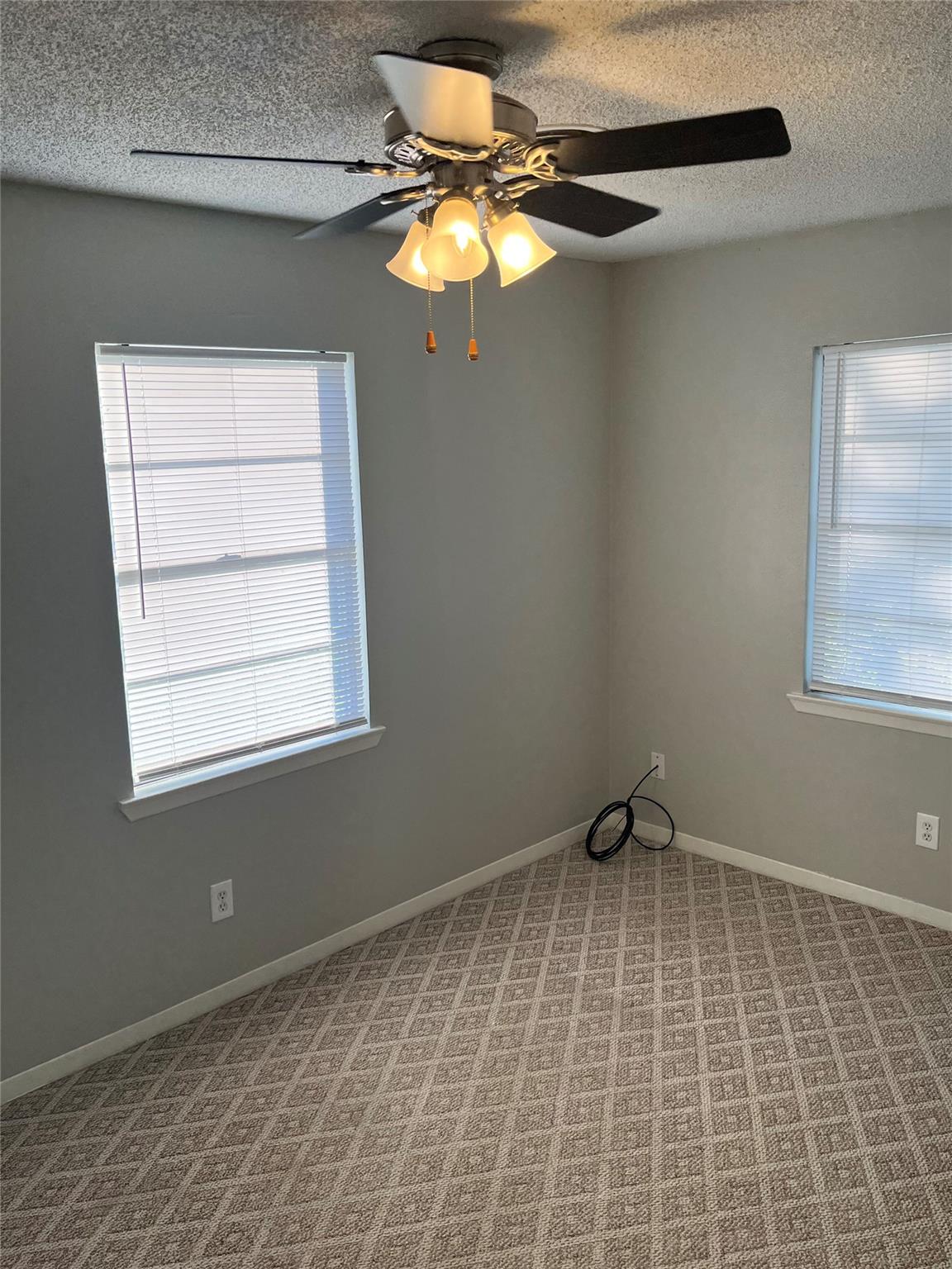 4 Hollywood Dr, Lampasas, TX 76550