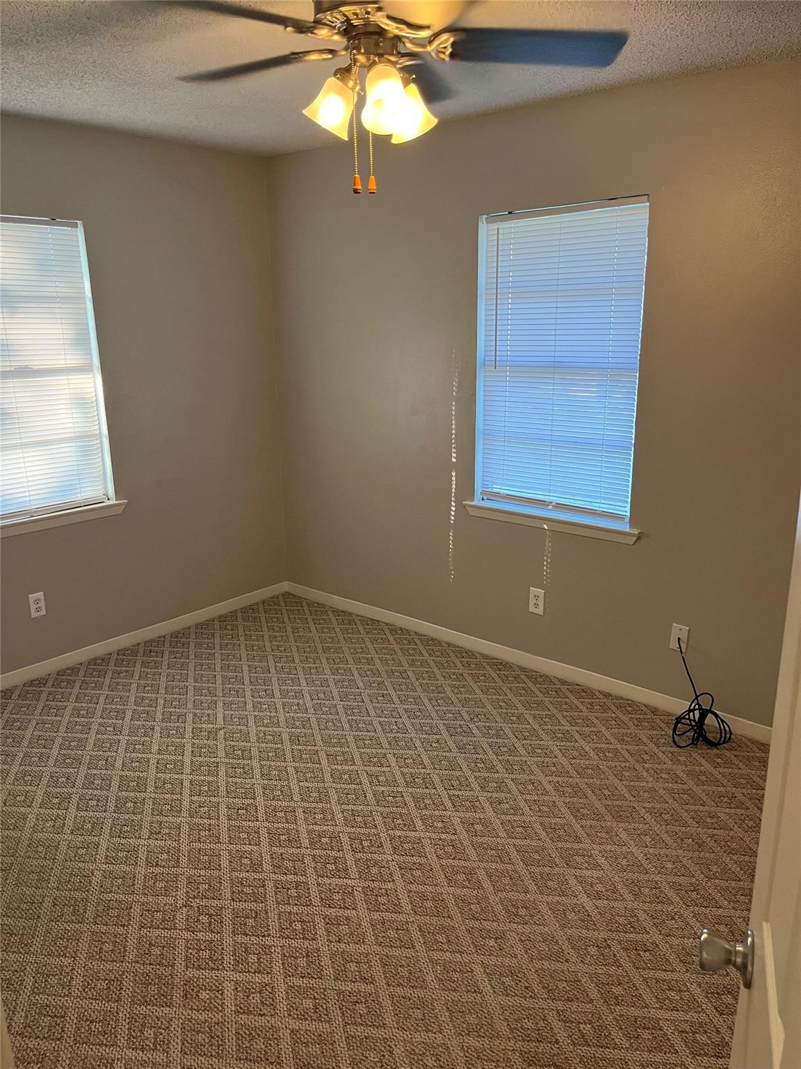 4 Hollywood Dr, Lampasas, TX 76550