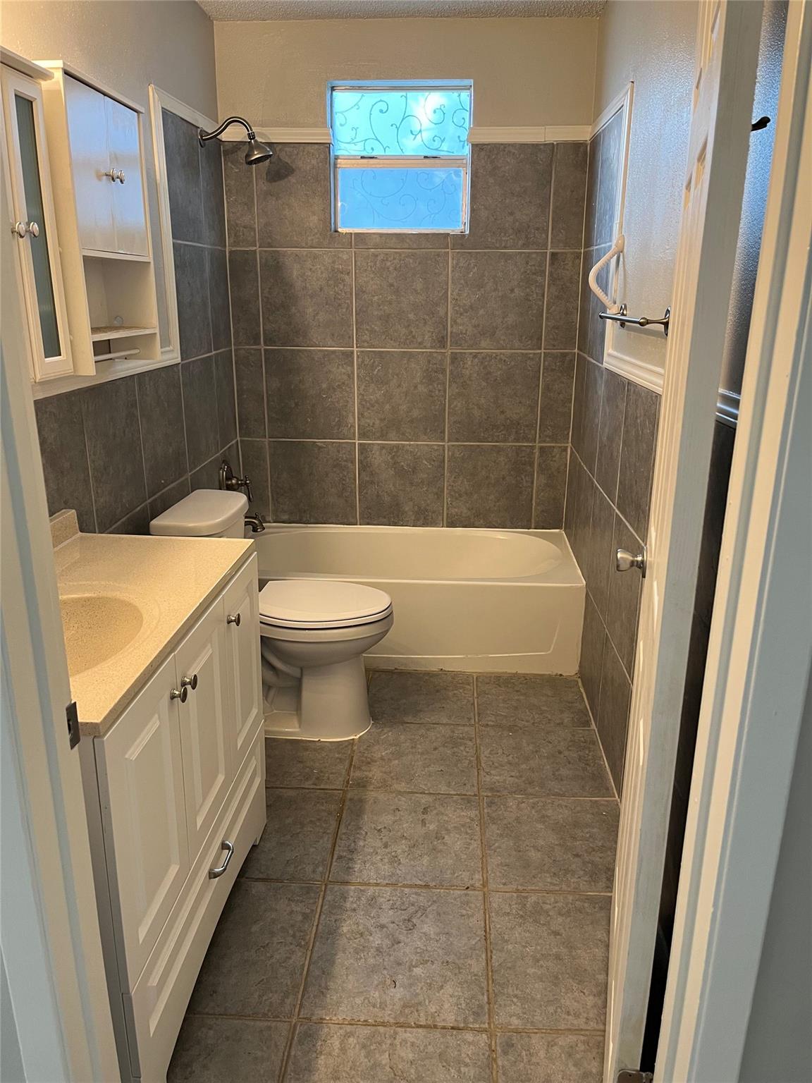 4 Hollywood Dr, Lampasas, TX 76550