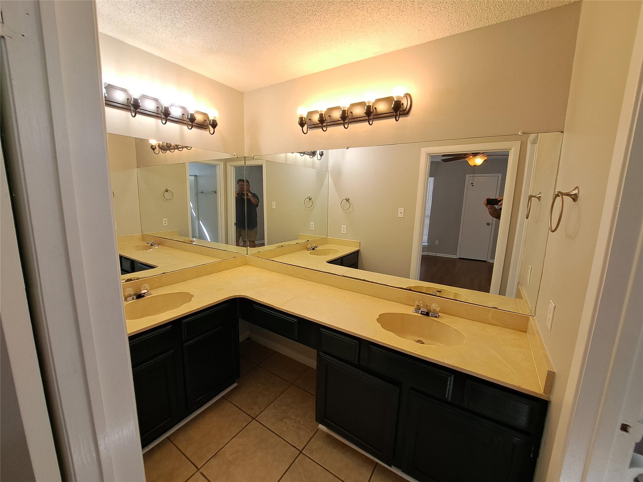 9009 SANGER Dr # B, Austin, TX 78748