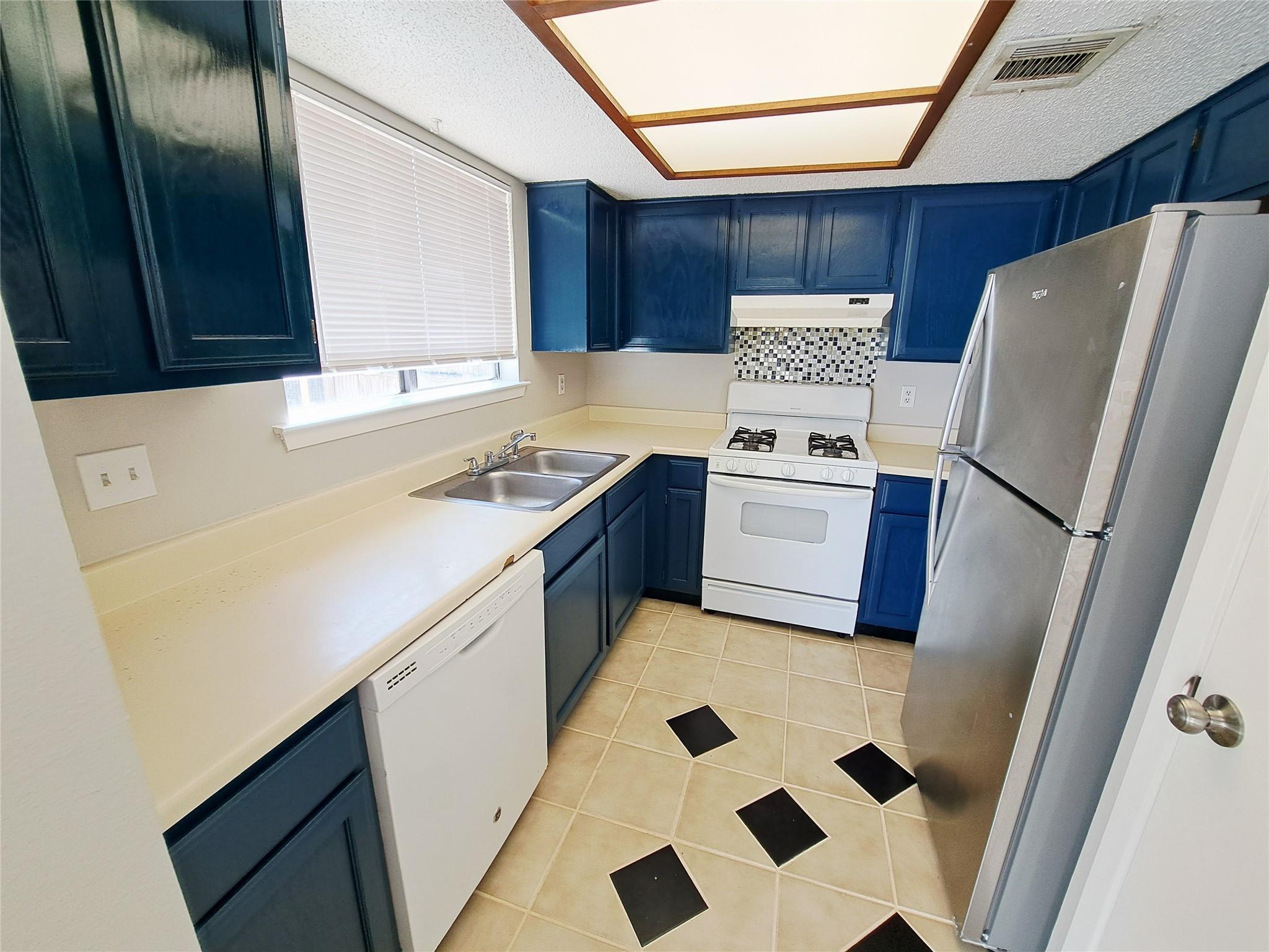 9009 SANGER Dr # B, Austin, TX 78748