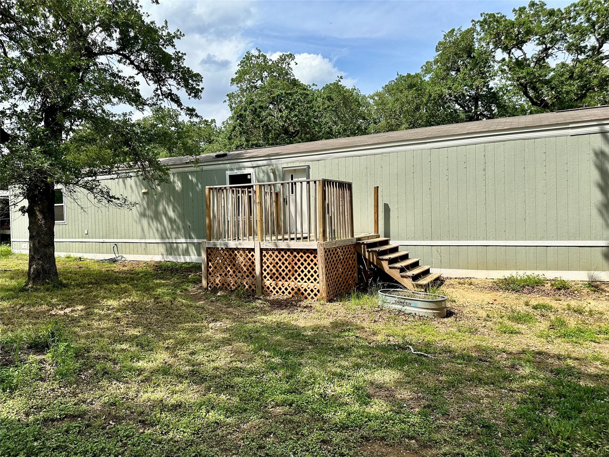 104 Shoshoni Dr, Smithville, TX 78957