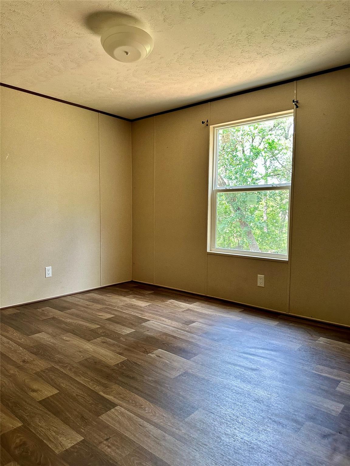 104 Shoshoni Dr, Smithville, TX 78957