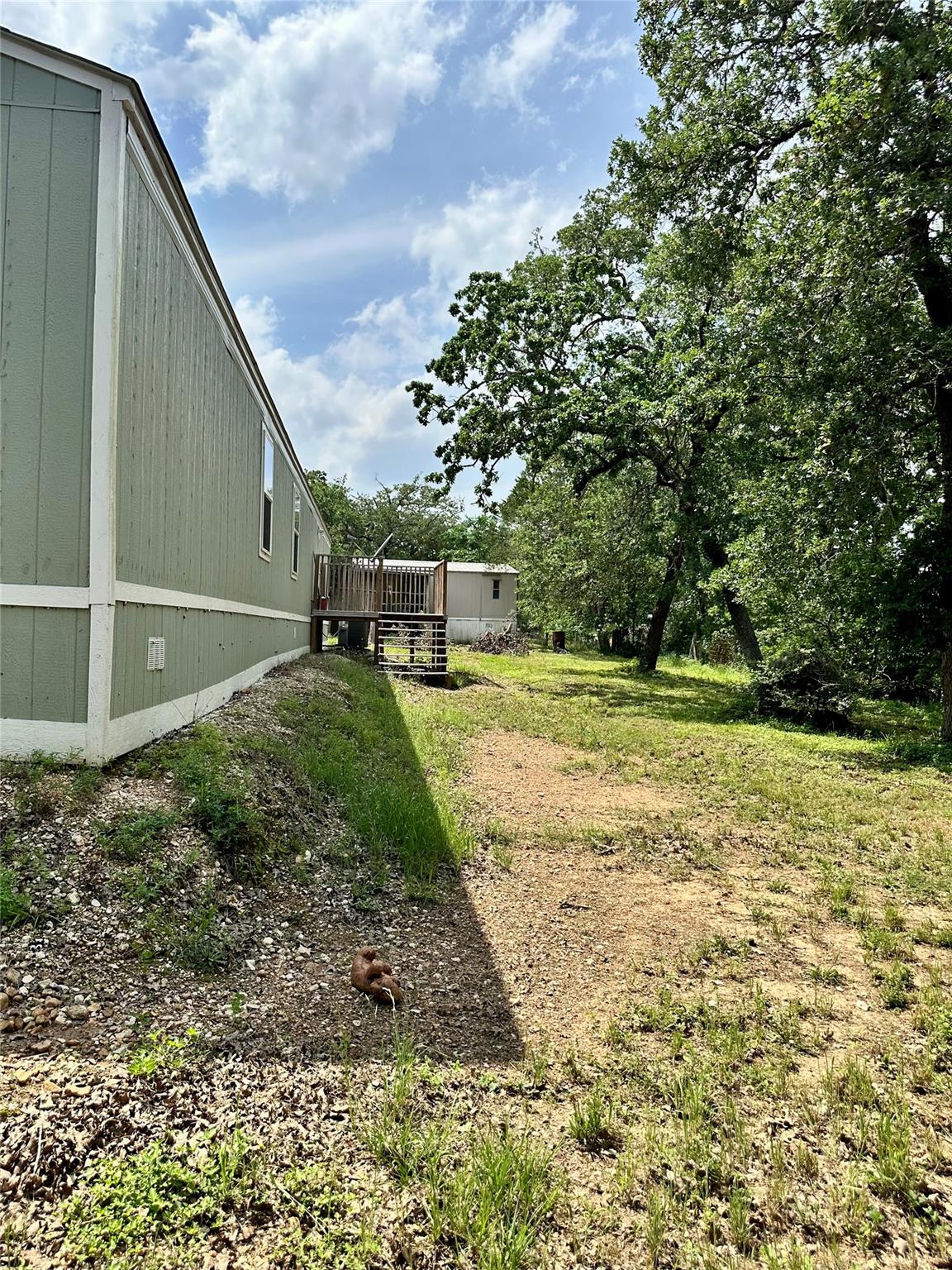 104 Shoshoni Dr, Smithville, TX 78957