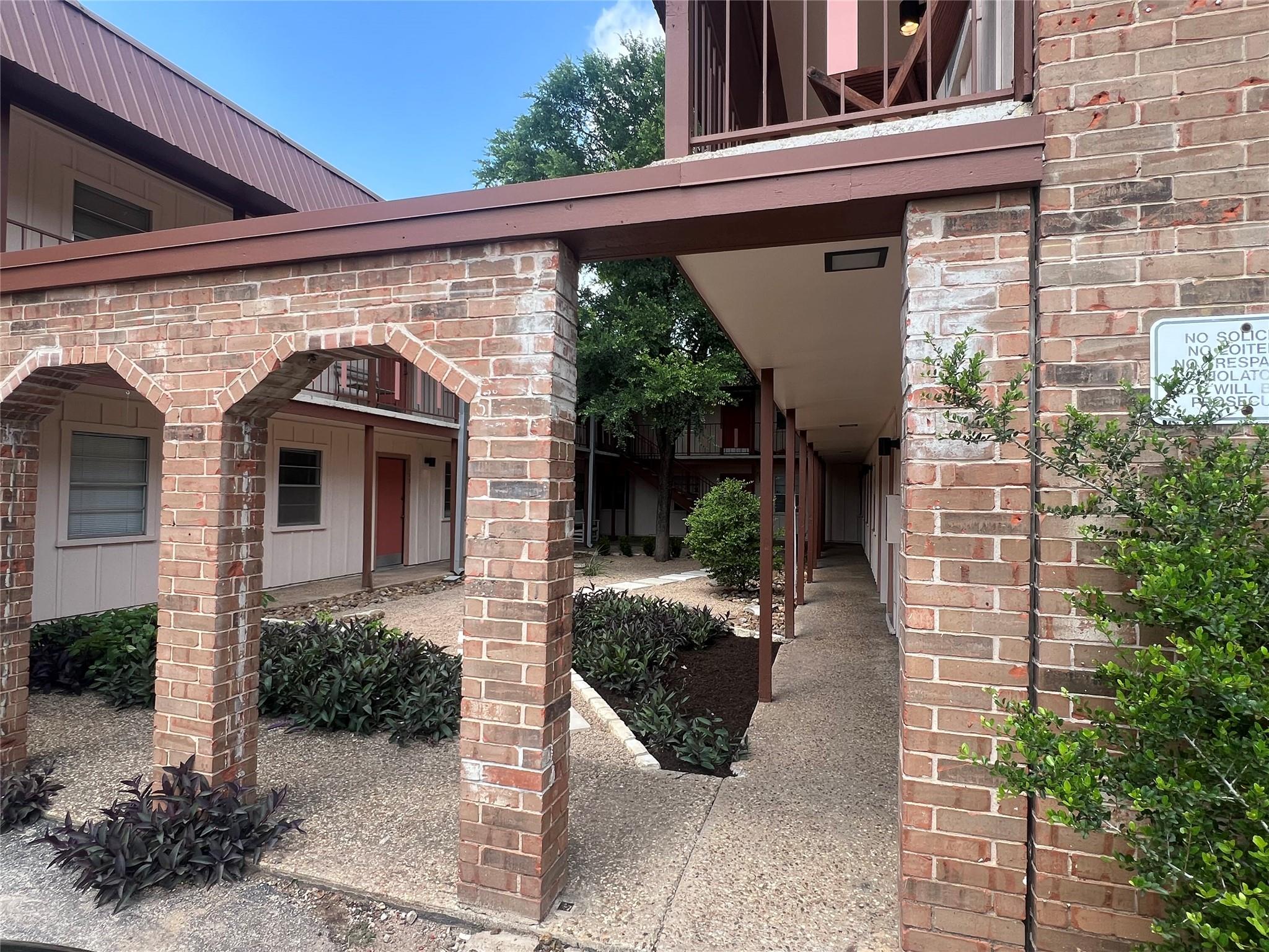 1410 W North Loop Blvd # 102, Austin, TX 78756