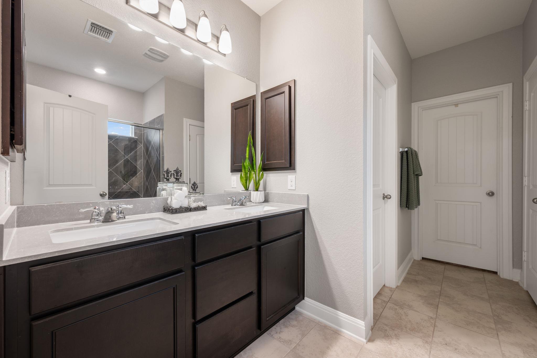 1241 Backcountry Dr, Leander, TX 78641