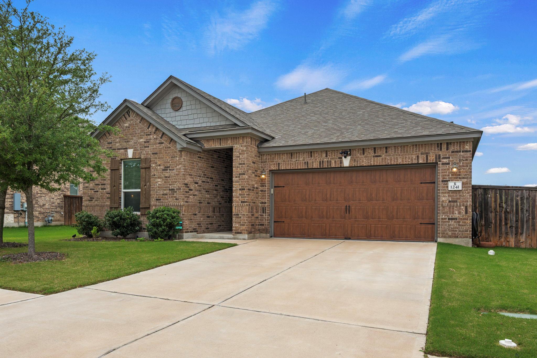 1241 Backcountry Dr, Leander, TX 78641