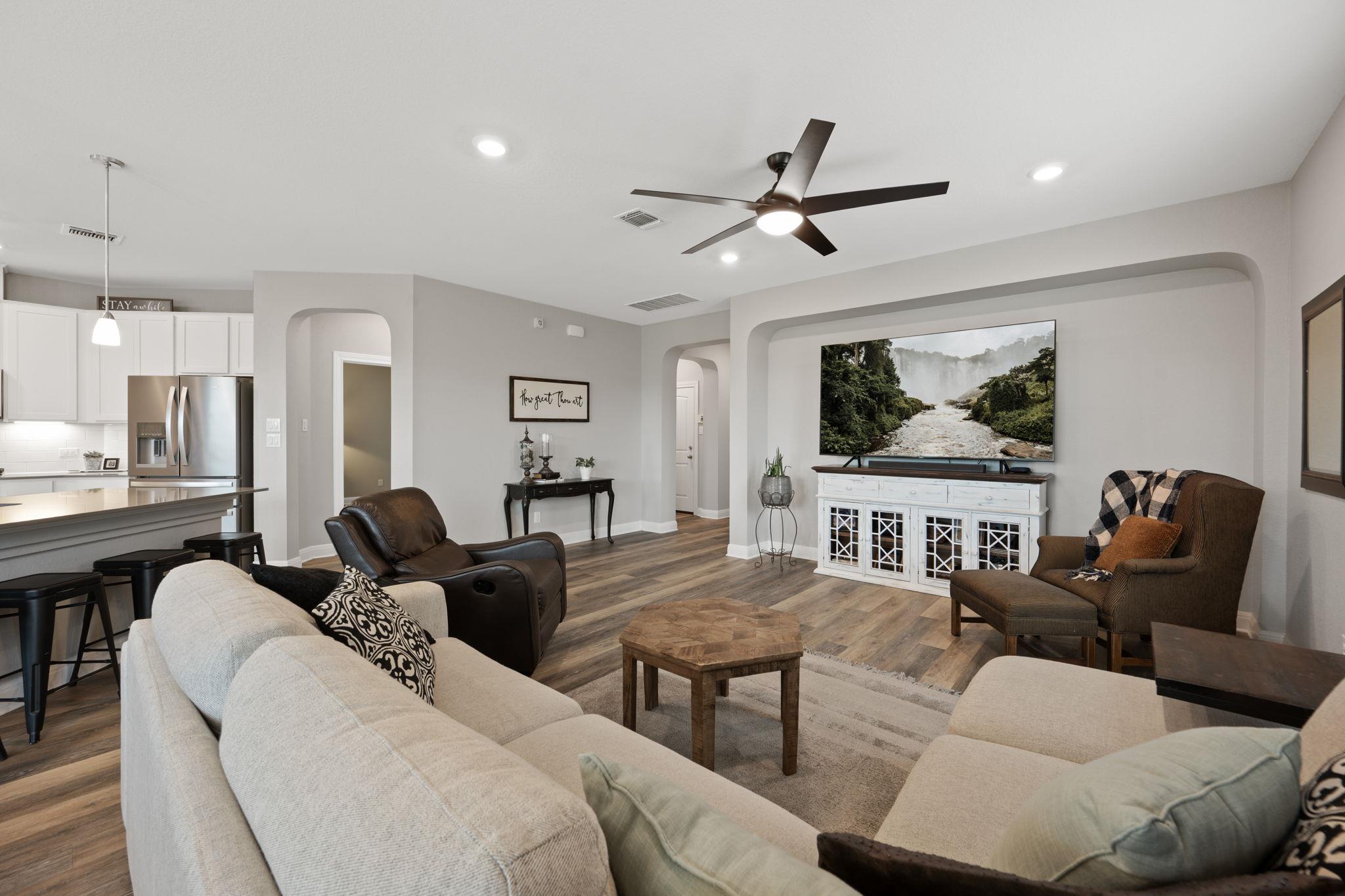 1241 Backcountry Dr, Leander, TX 78641