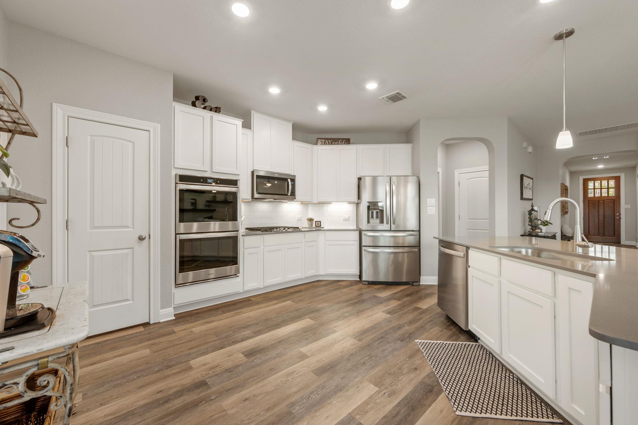 1241 Backcountry Dr, Leander, TX 78641