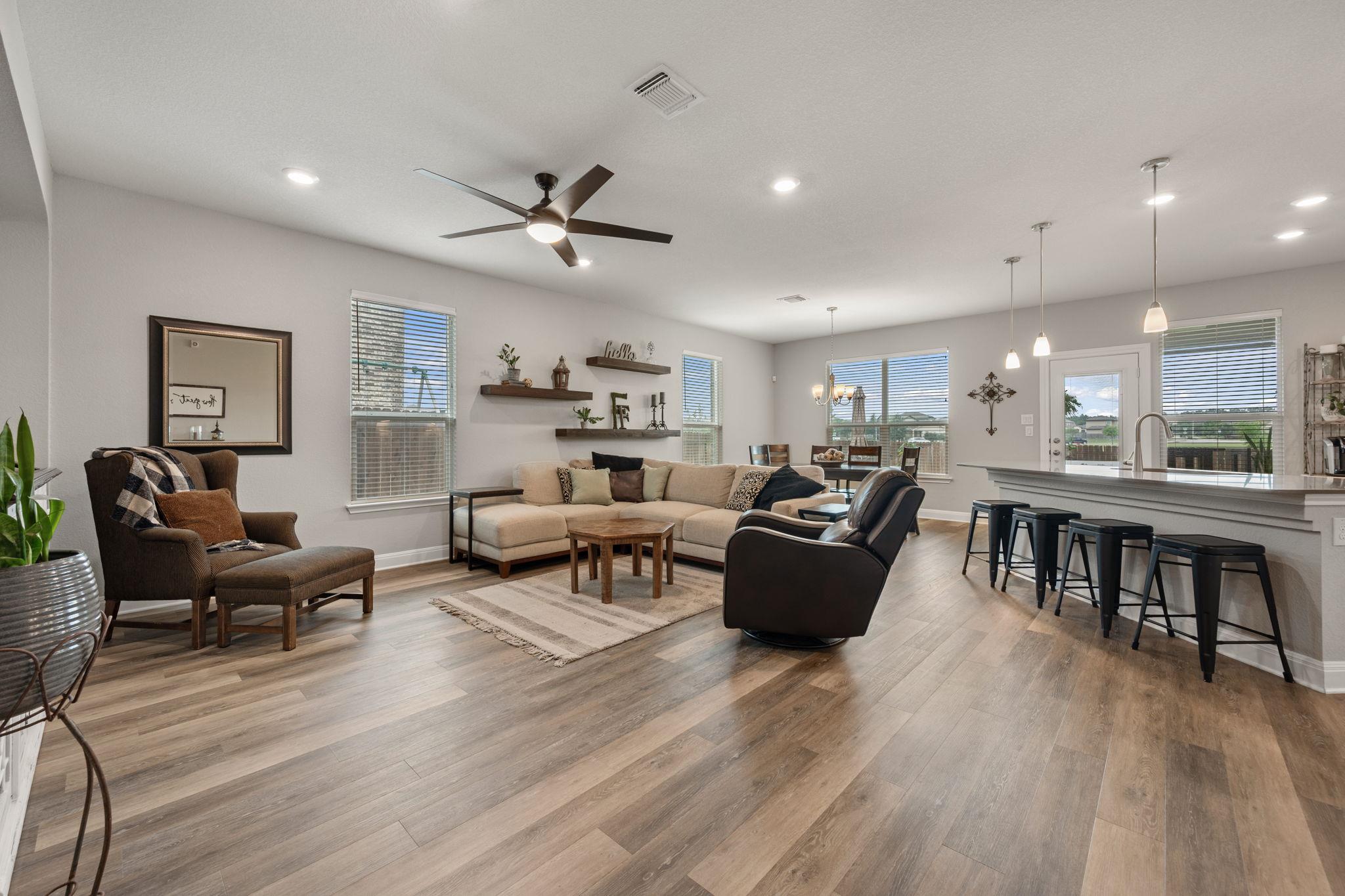 1241 Backcountry Dr, Leander, TX 78641