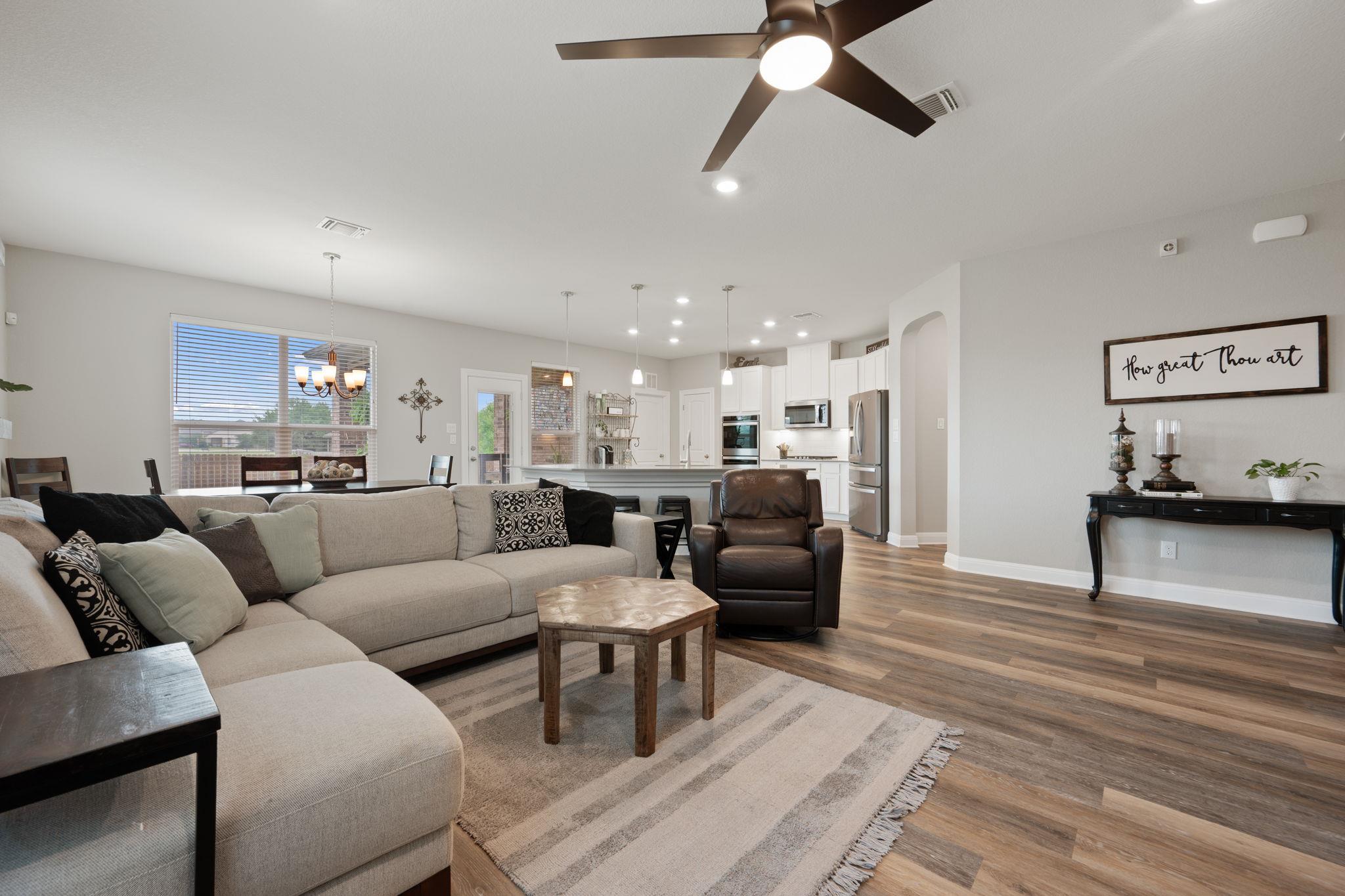 1241 Backcountry Dr, Leander, TX 78641
