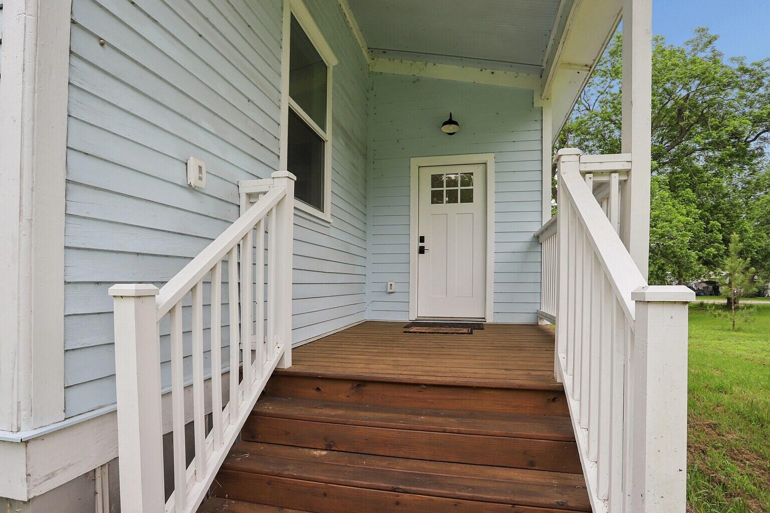 306 Rivers St, Smithville, TX 78957