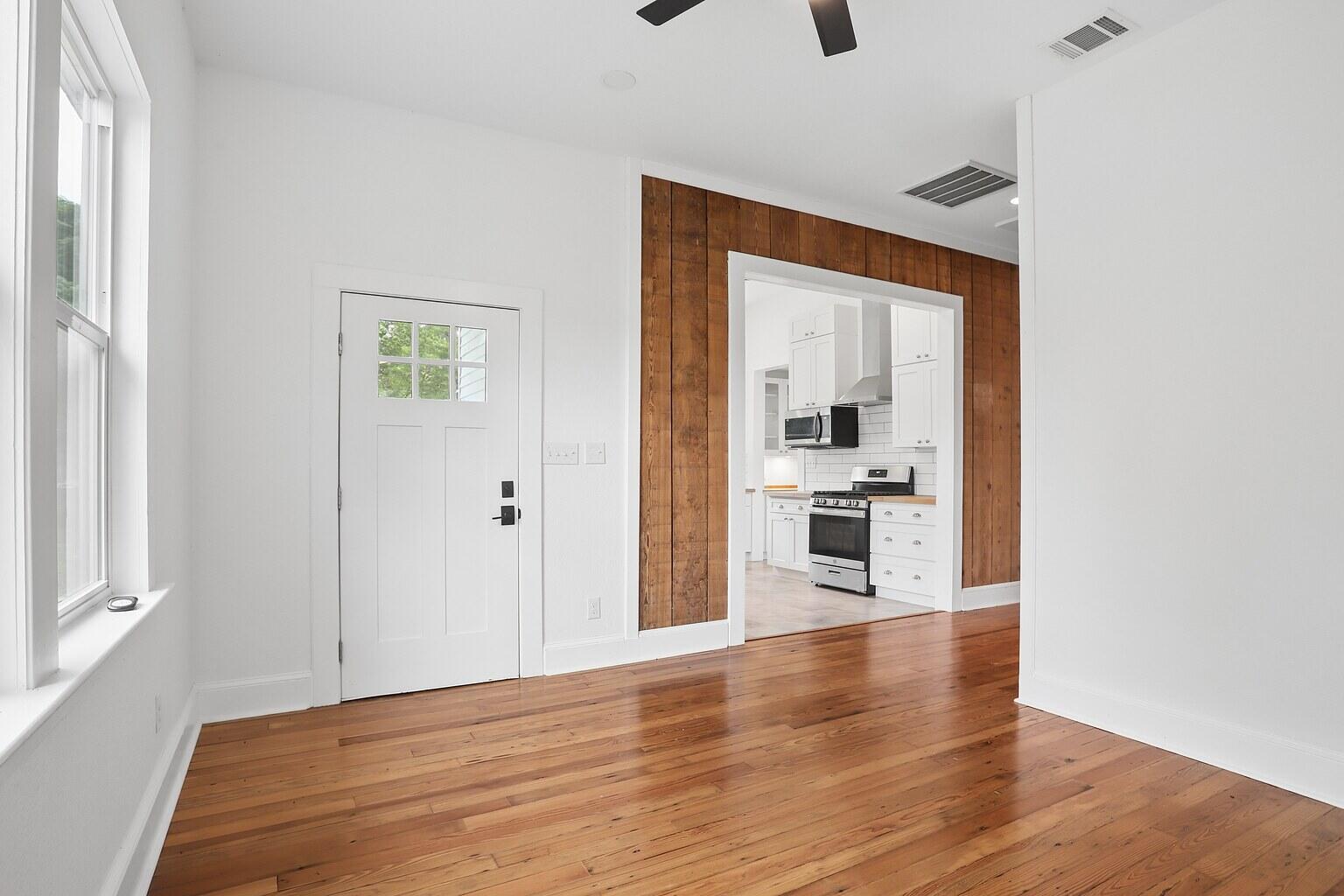 306 Rivers St, Smithville, TX 78957