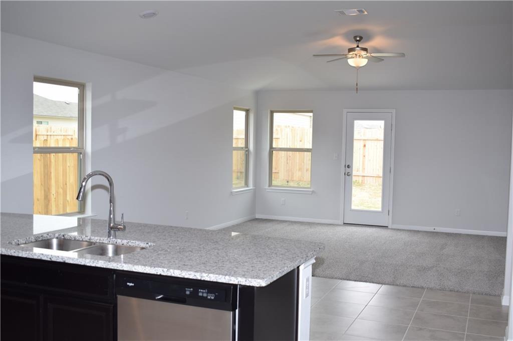 1689 Woodlands Dr, Kyle, TX 78640