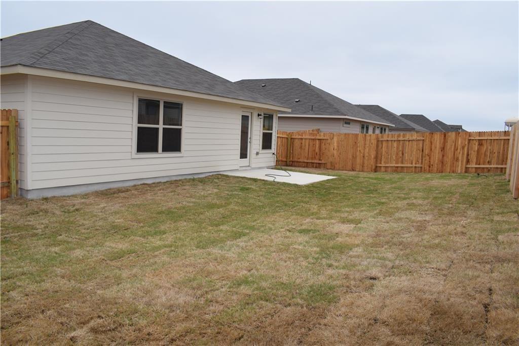 1689 Woodlands Dr, Kyle, TX 78640