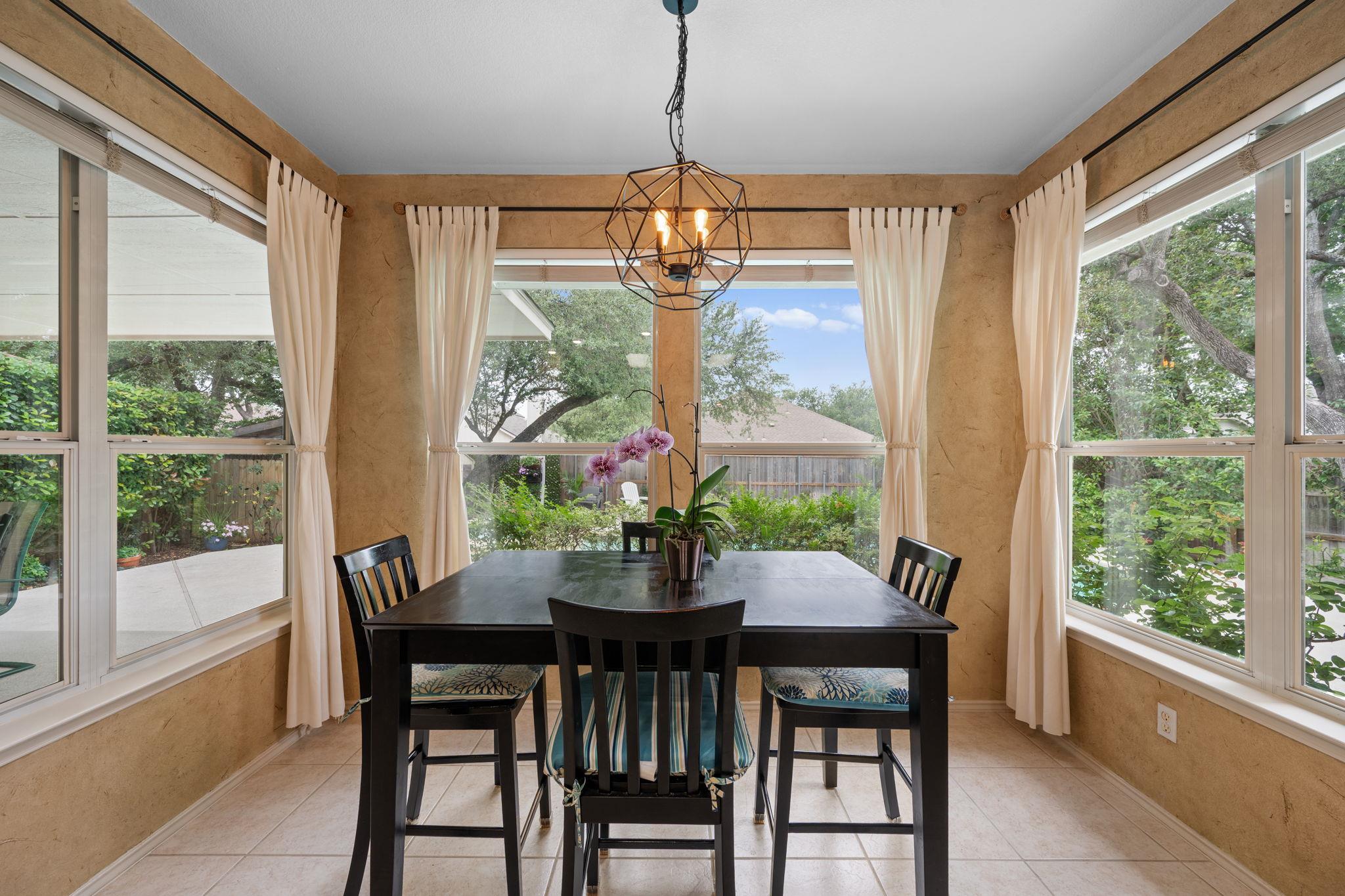 8125 Luling Ln, Austin, TX 78729