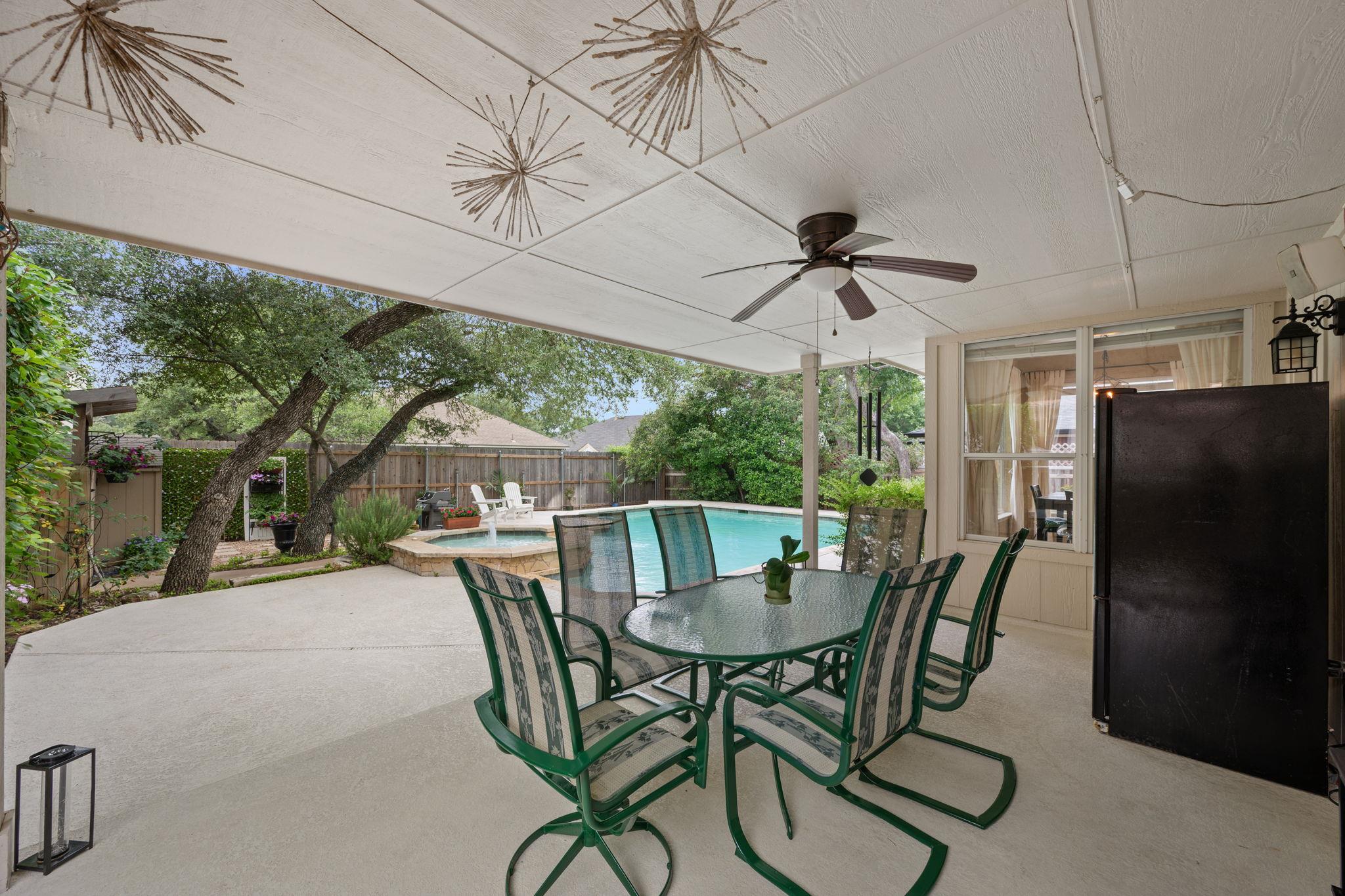 8125 Luling Ln, Austin, TX 78729