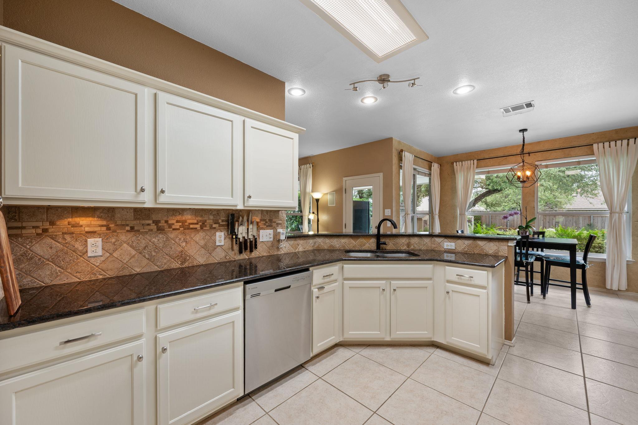 8125 Luling Ln, Austin, TX 78729