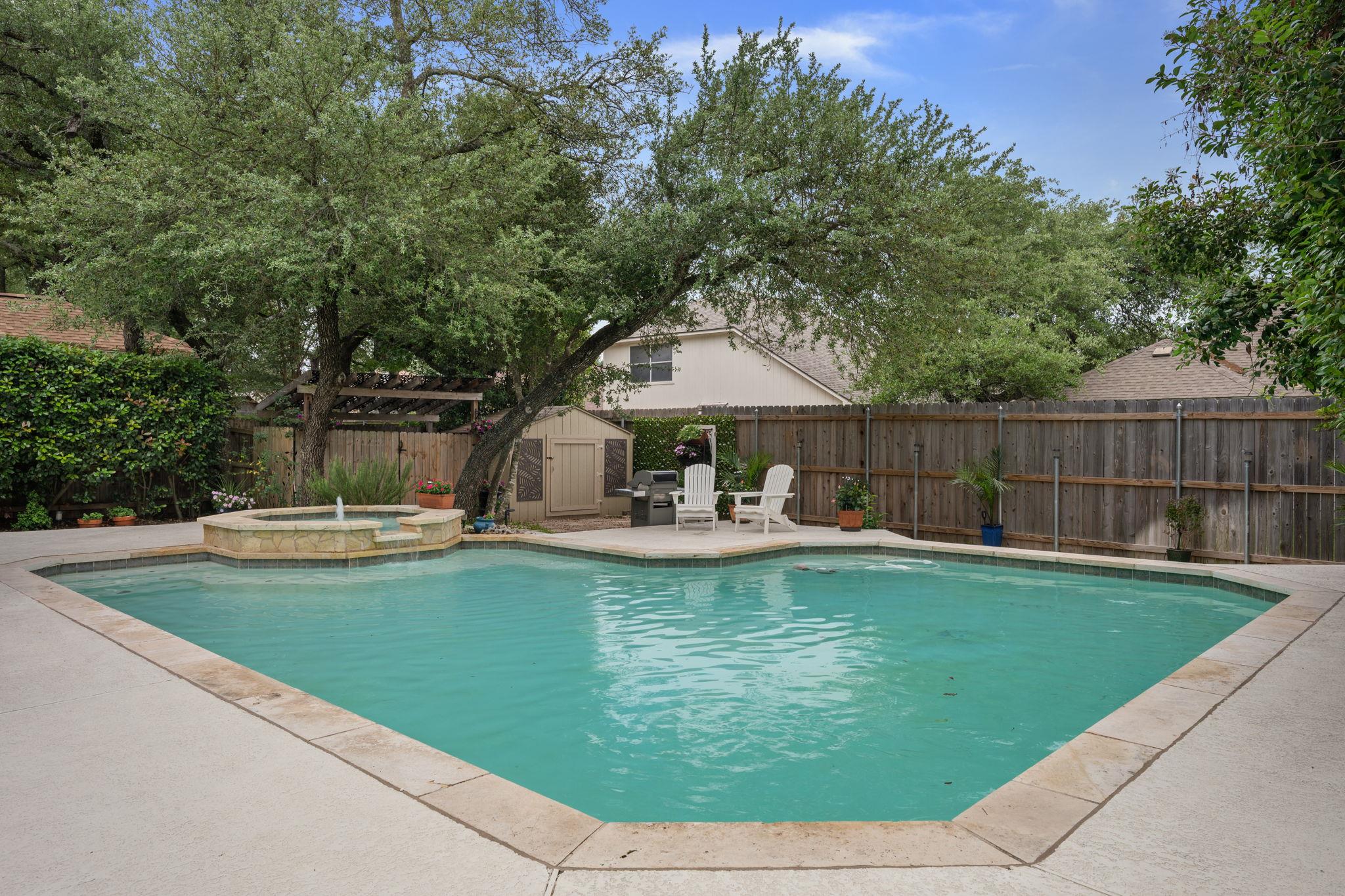 8125 Luling Ln, Austin, TX 78729