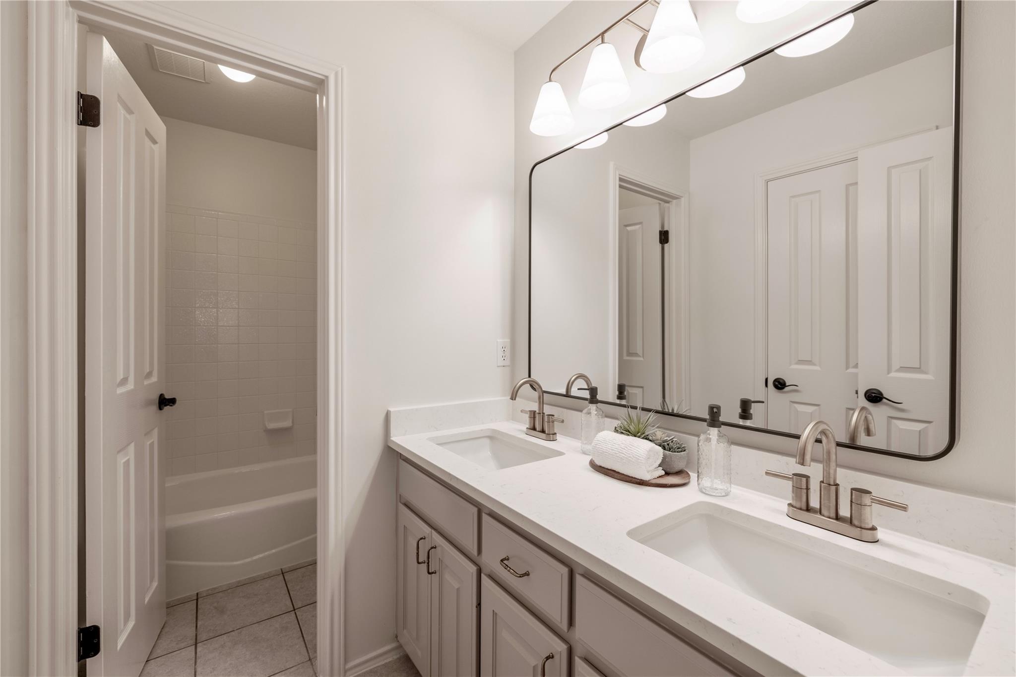 7208 Gentle Oak Dr, Austin, TX 78749