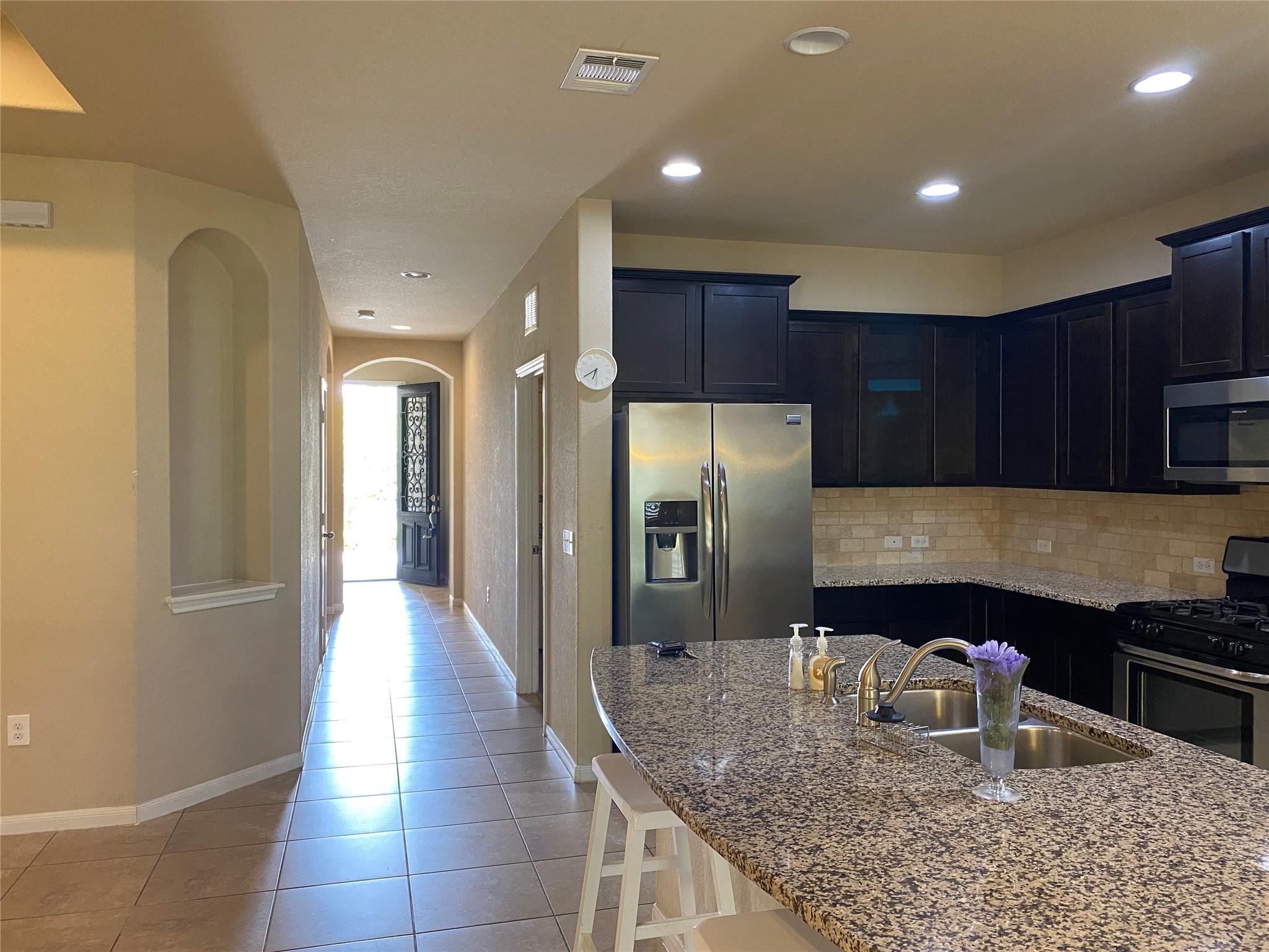 2448 Lyla Ln, Leander, TX 78641