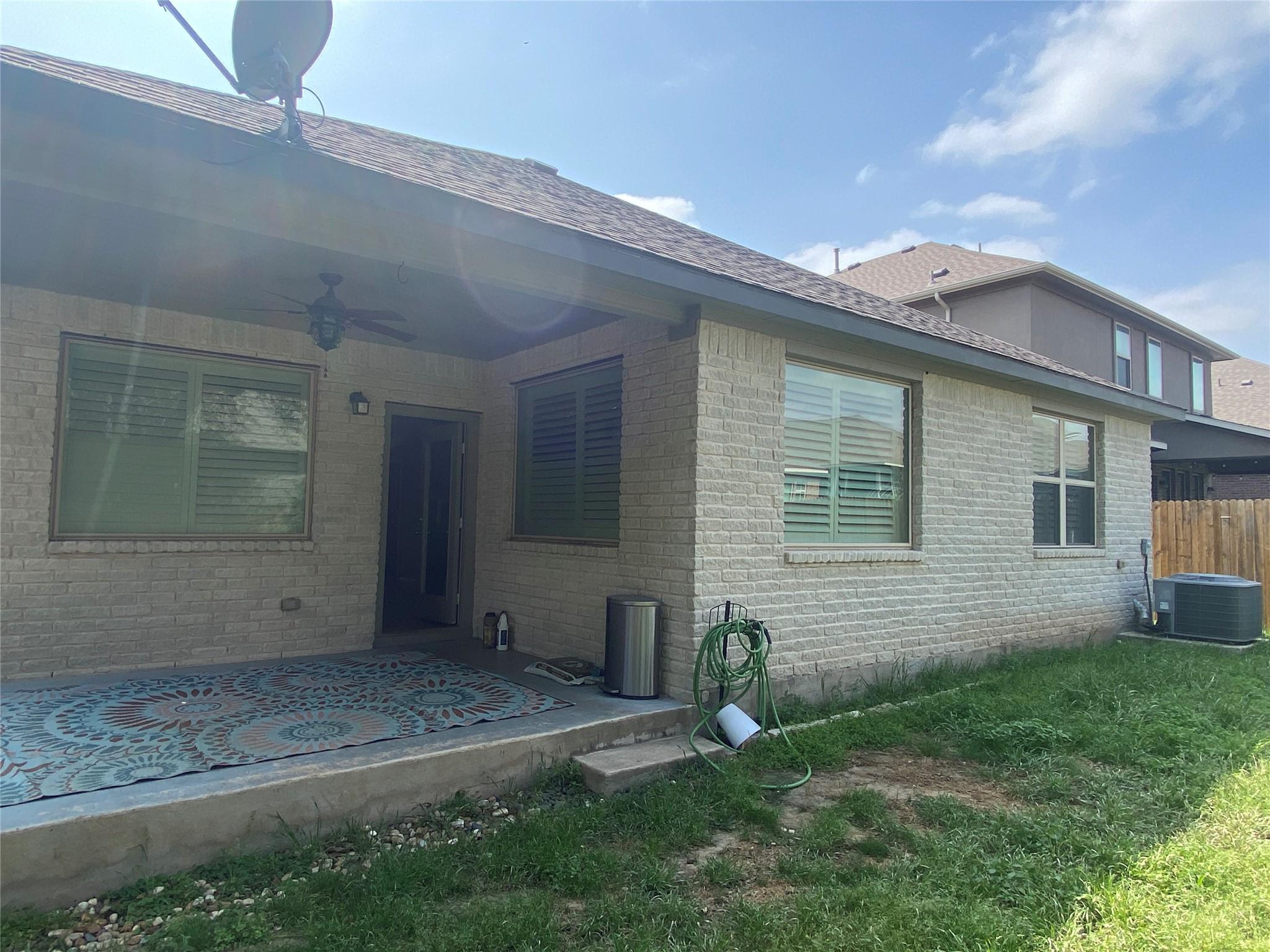 2448 Lyla Ln, Leander, TX 78641