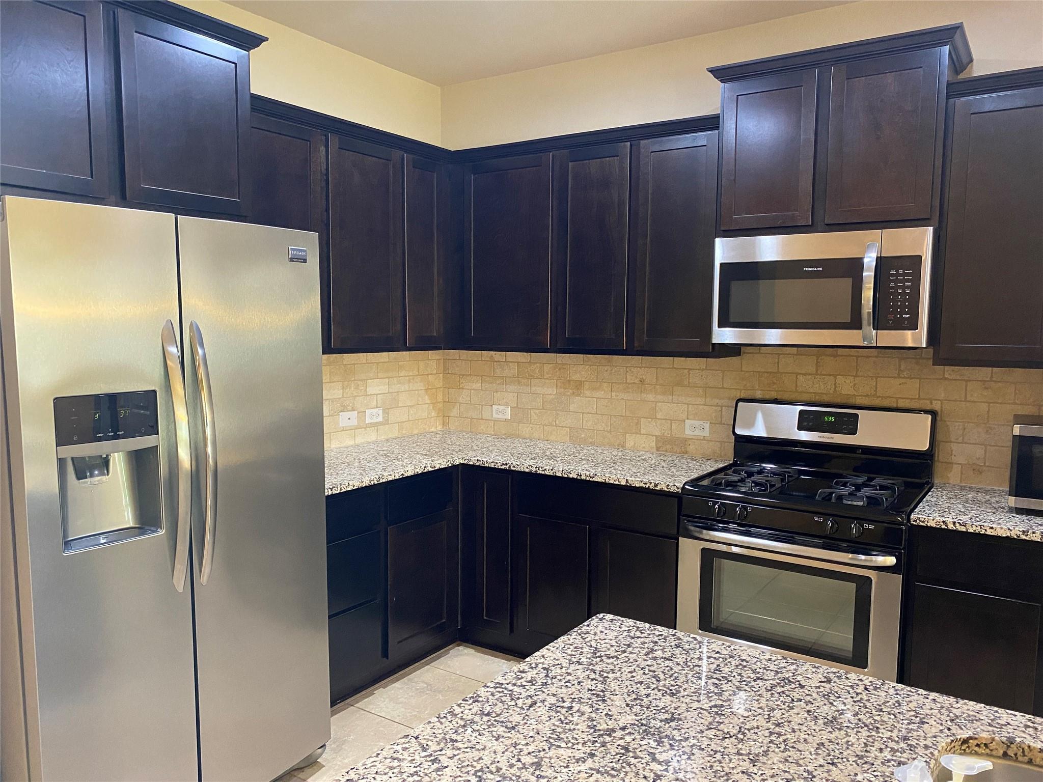 2448 Lyla Ln, Leander, TX 78641