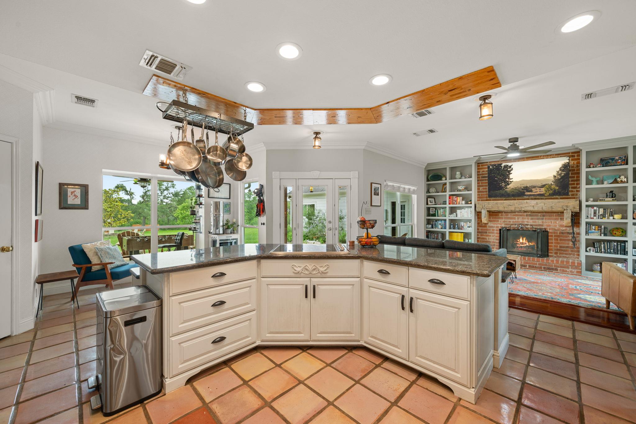 622 Thousand Oaks Loop, San Marcos, TX 78666