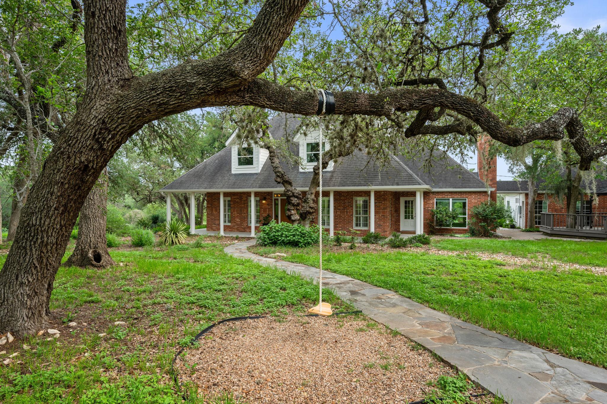 622 Thousand Oaks Loop, San Marcos, TX 78666