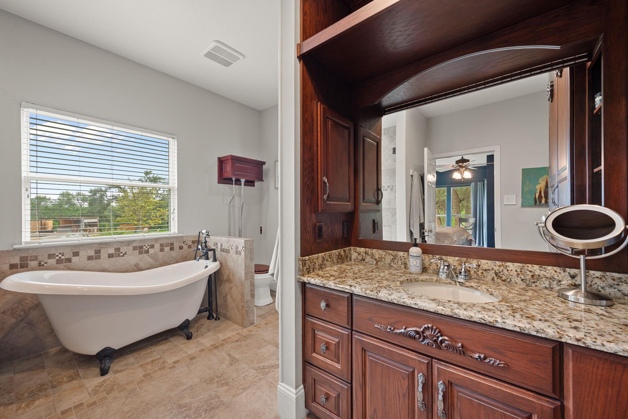 622 Thousand Oaks Loop, San Marcos, TX 78666