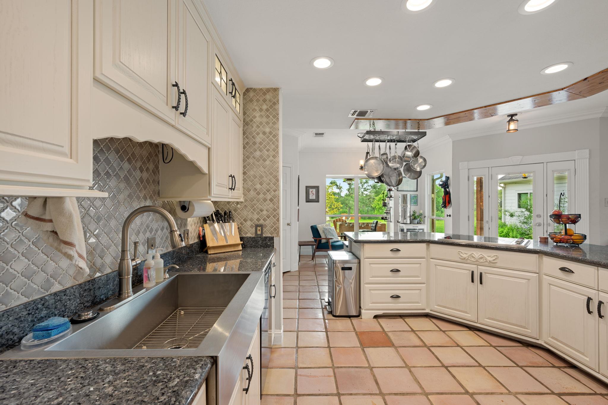 622 Thousand Oaks Loop, San Marcos, TX 78666