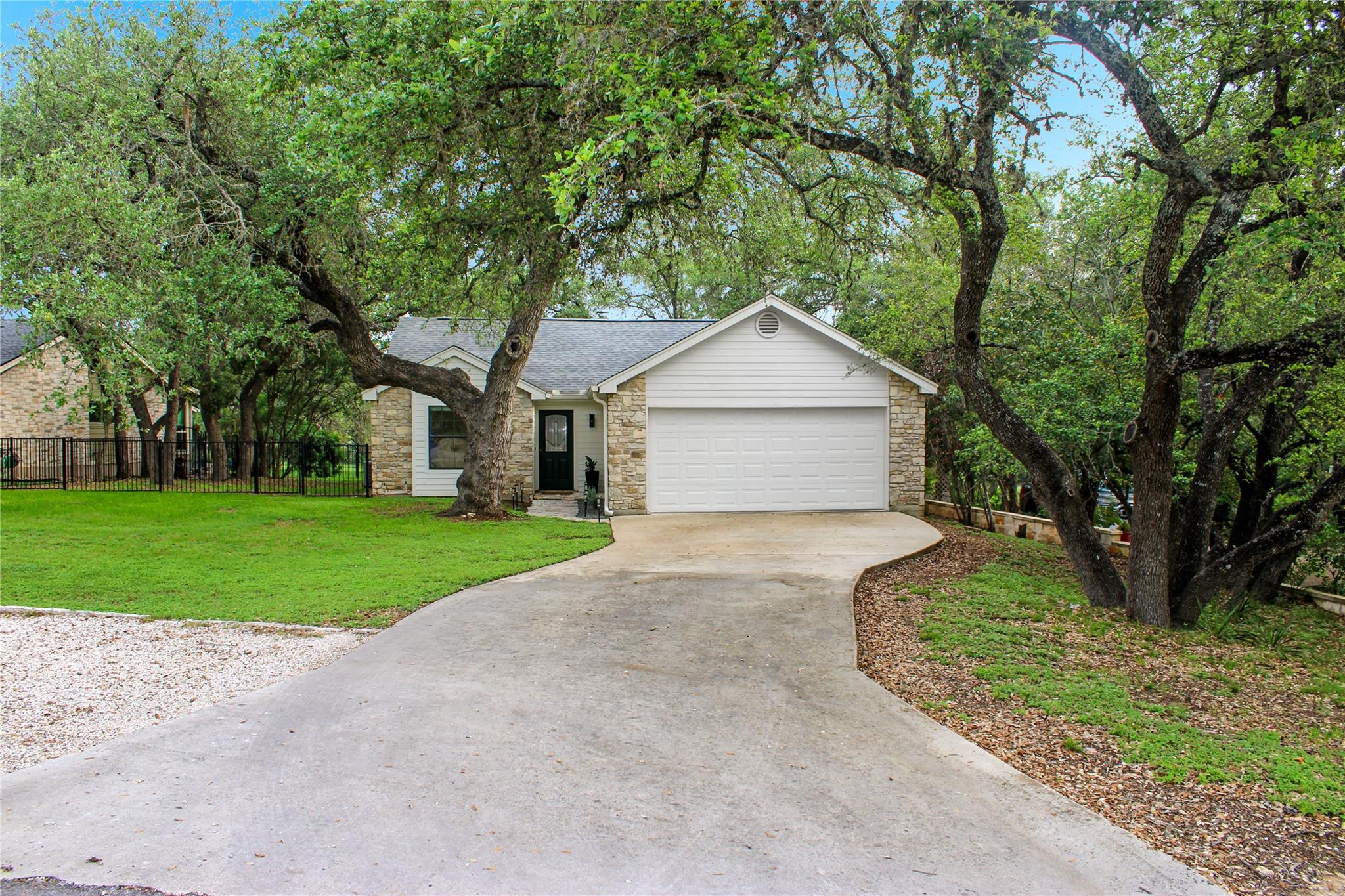 34 Pebblebrook Ln, Wimberley, TX 78676