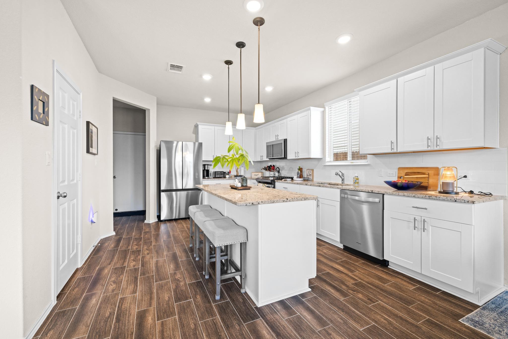 416 Bella Luna Way, Liberty Hill, TX 78642