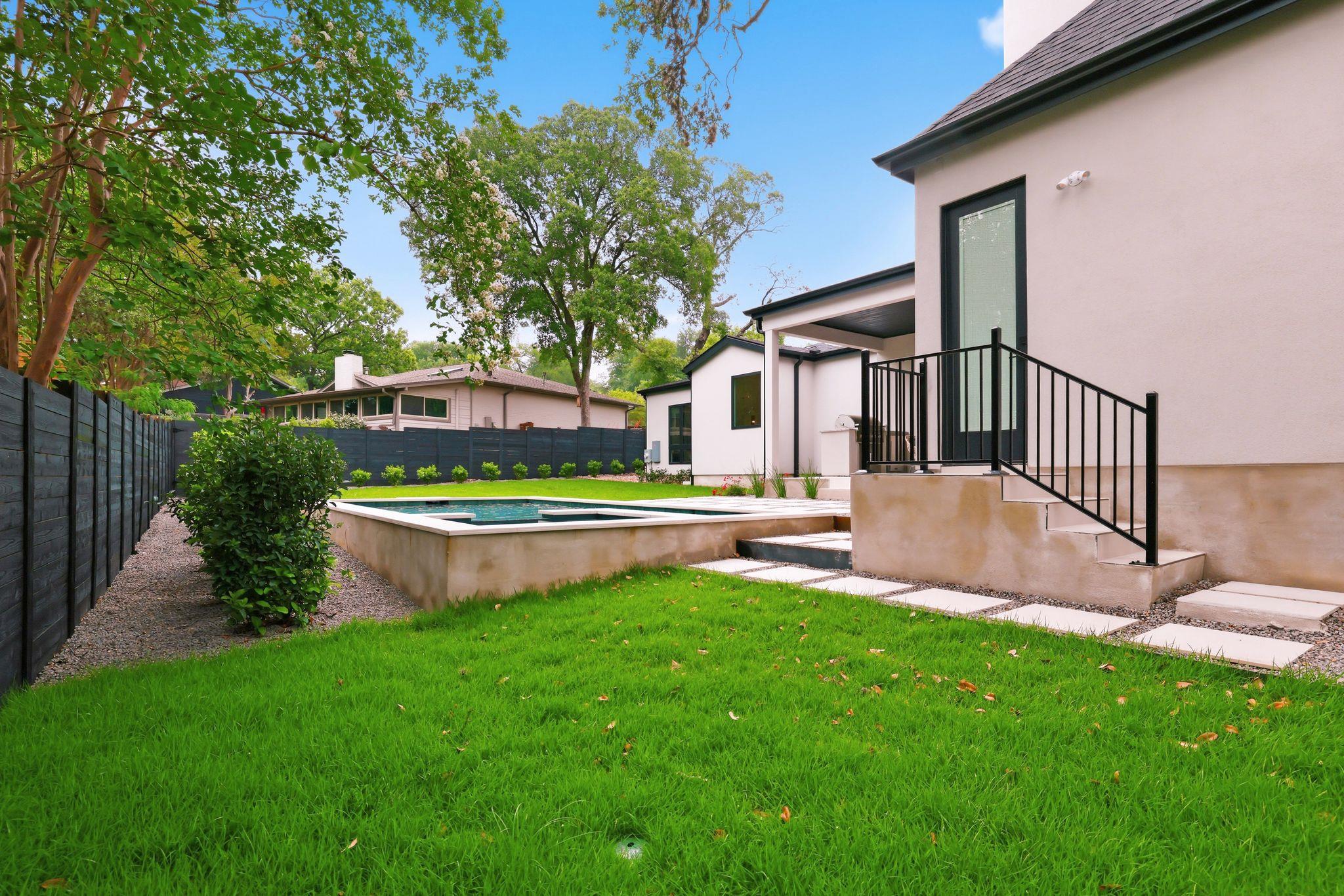 2605 Forest Bend Dr, Austin, TX 78704