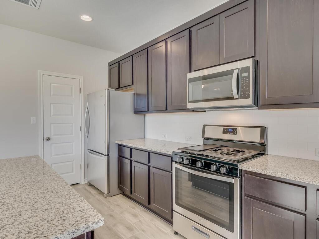 2117 Pecan Island Dr, Leander, TX 78641