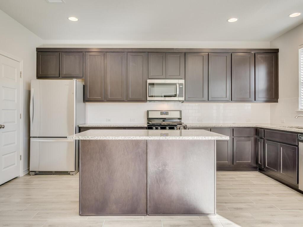 2117 Pecan Island Dr, Leander, TX 78641