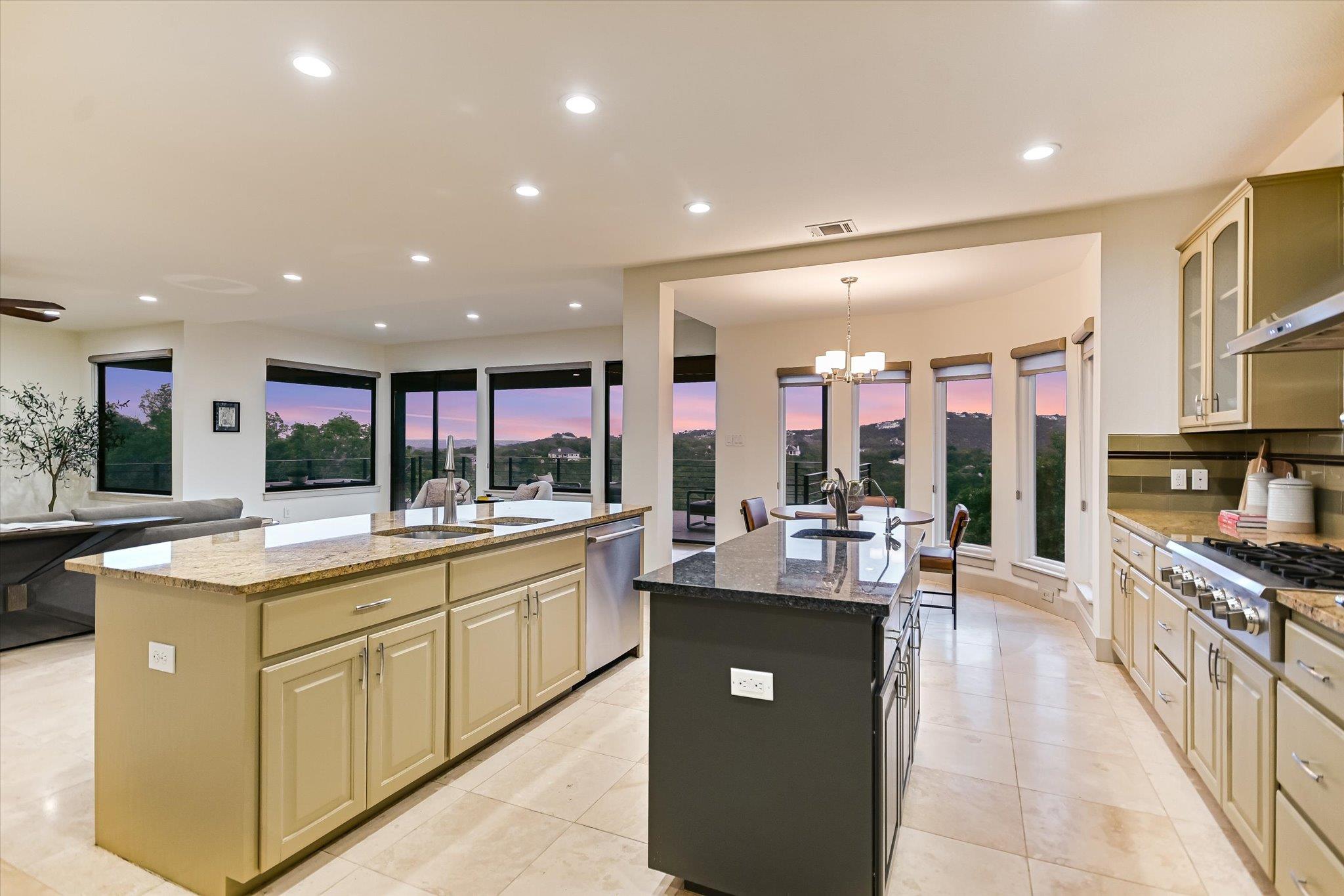 105 N Lowell Ln, Austin, TX 78733