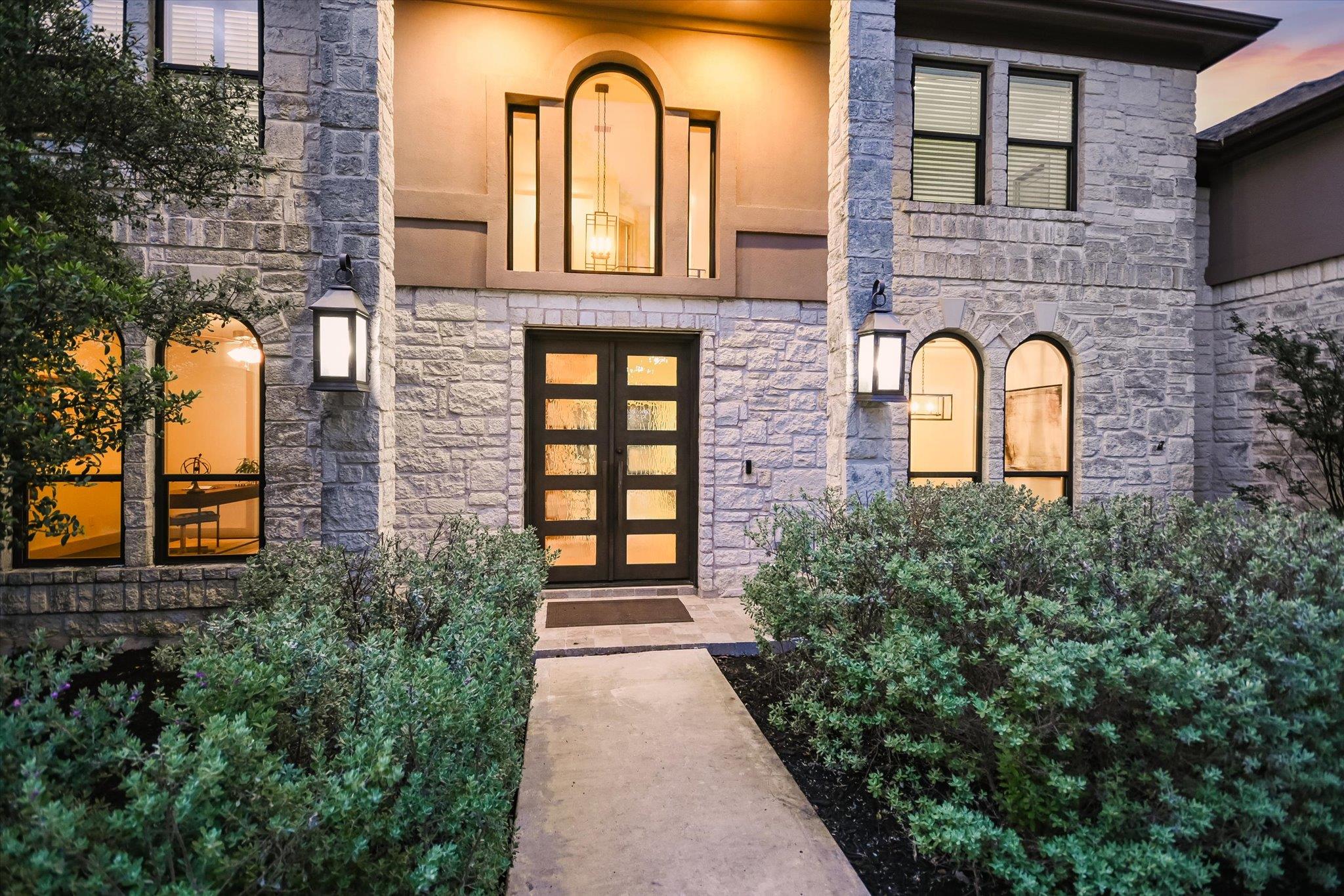 105 N Lowell Ln, Austin, TX 78733