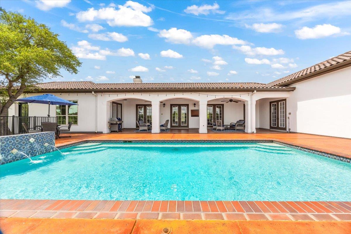 230 Dry Bear Crk, New Braunfels, TX 78132