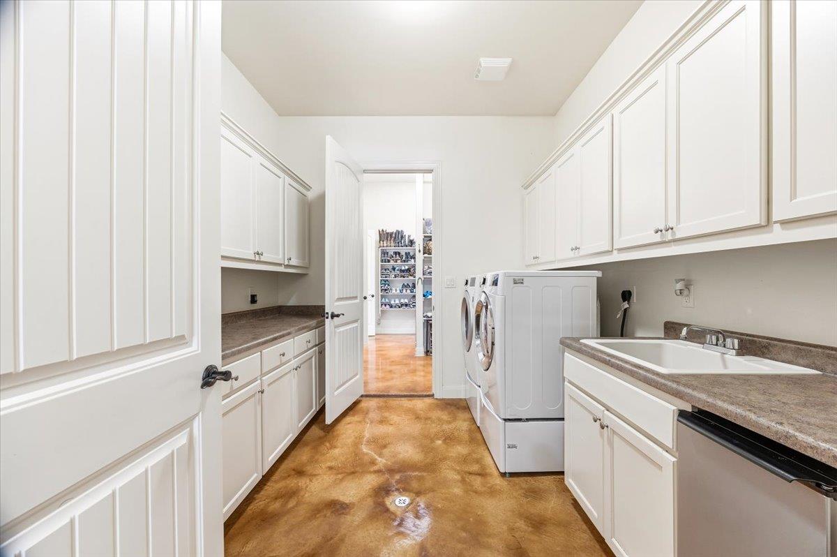 230 Dry Bear Crk, New Braunfels, TX 78132