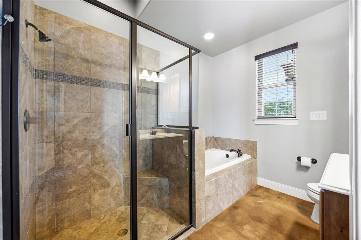 230 Dry Bear Crk, New Braunfels, TX 78132