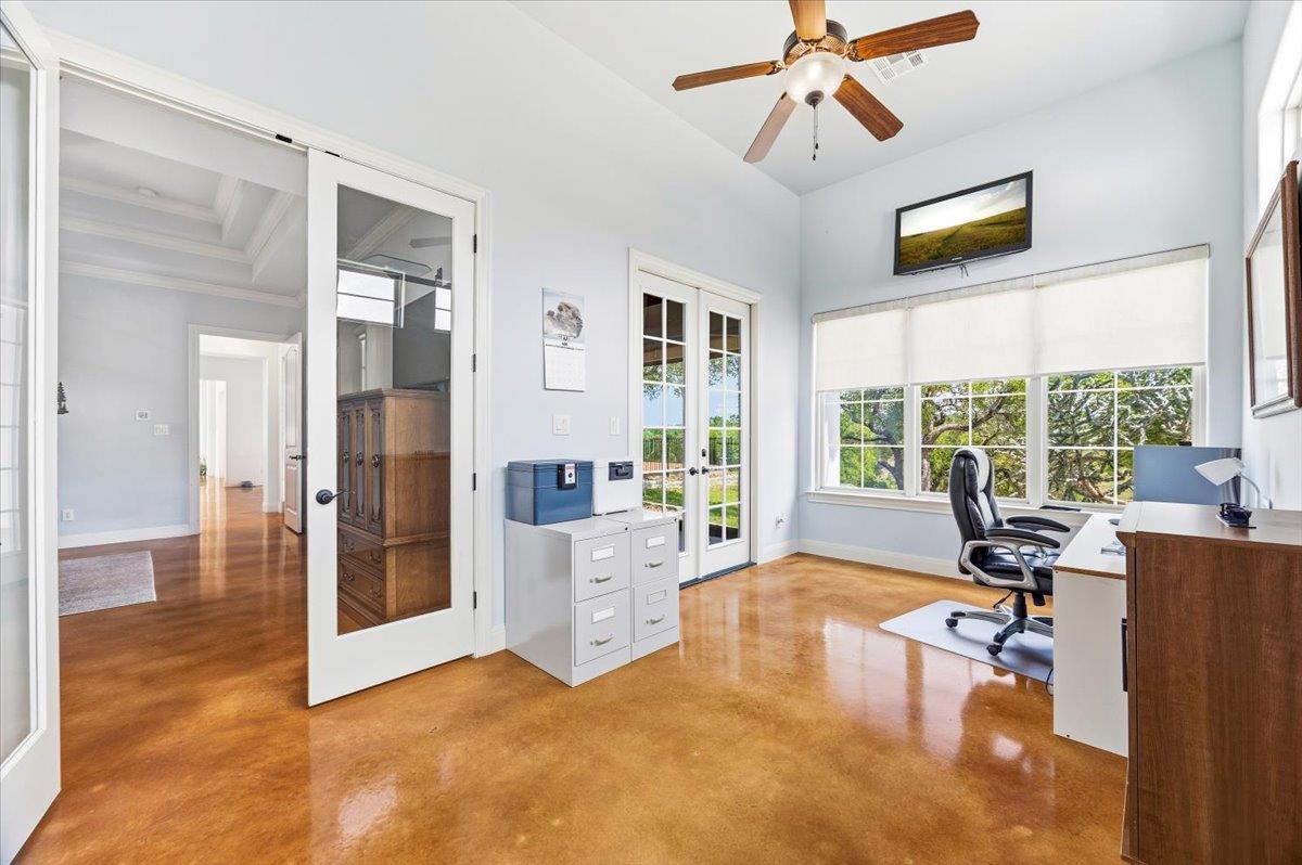 230 Dry Bear Crk, New Braunfels, TX 78132