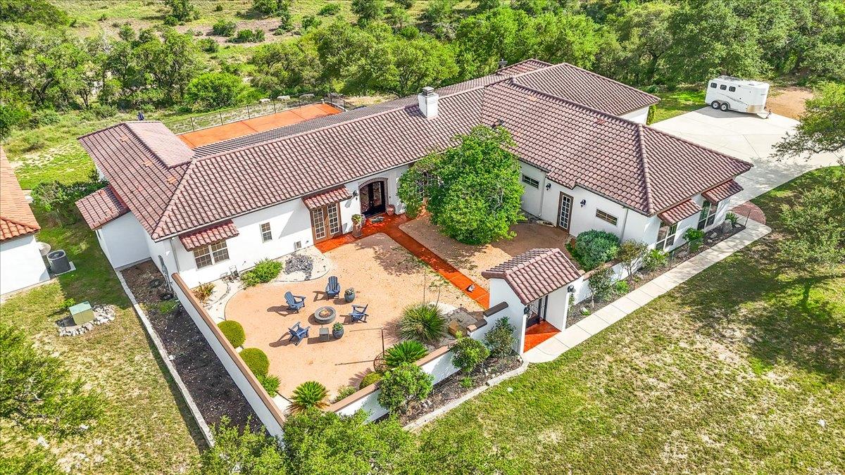230 Dry Bear Crk, New Braunfels, TX 78132