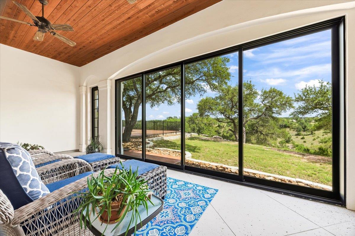 230 Dry Bear Crk, New Braunfels, TX 78132