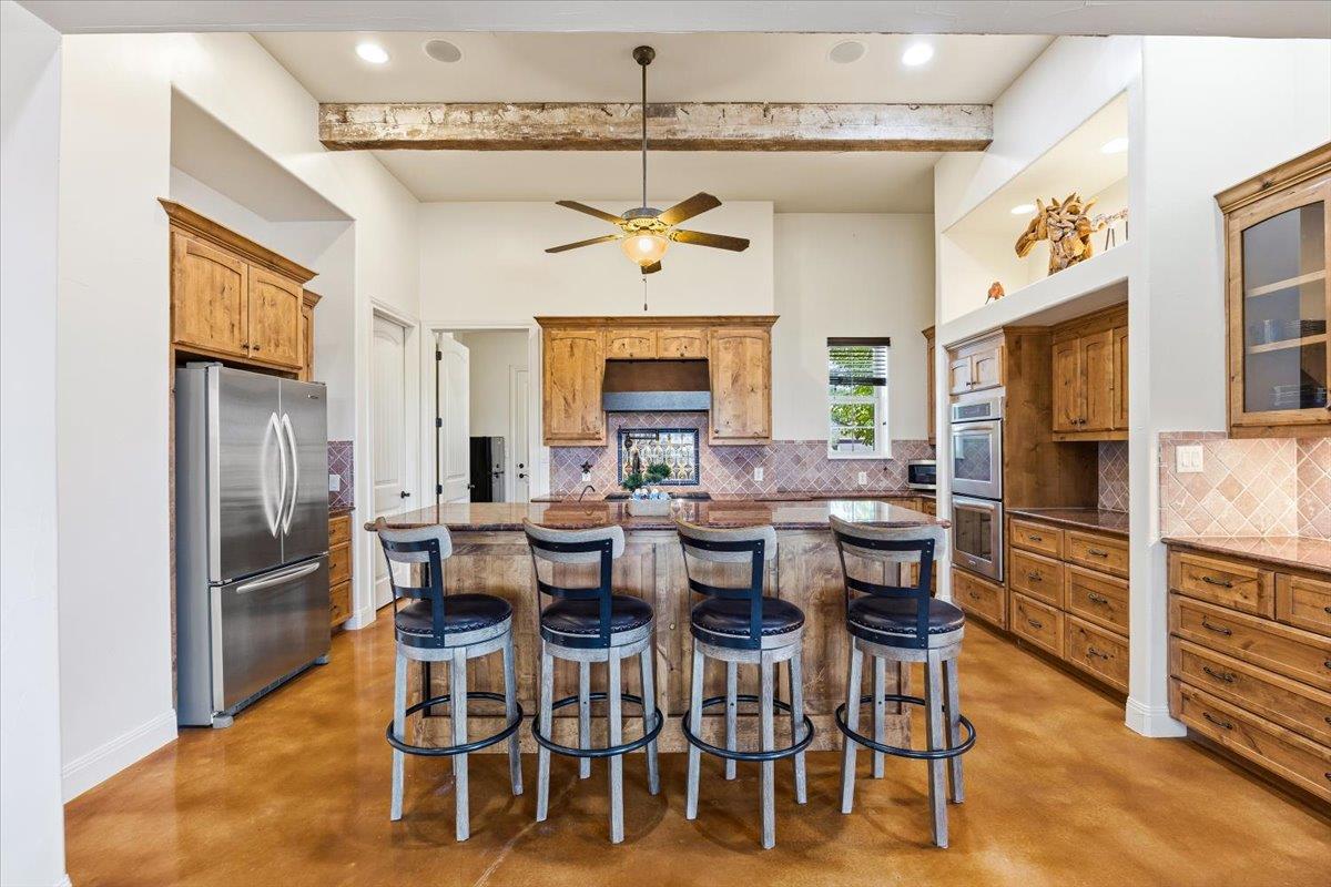 230 Dry Bear Crk, New Braunfels, TX 78132