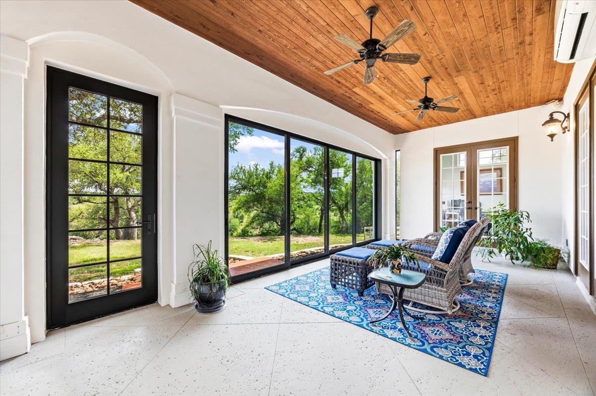 230 Dry Bear Crk, New Braunfels, TX 78132