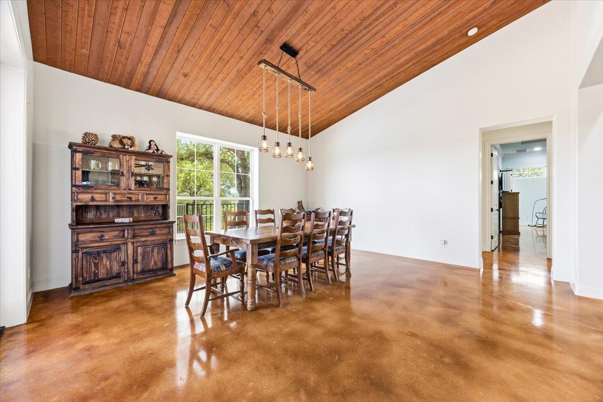 230 Dry Bear Crk, New Braunfels, TX 78132